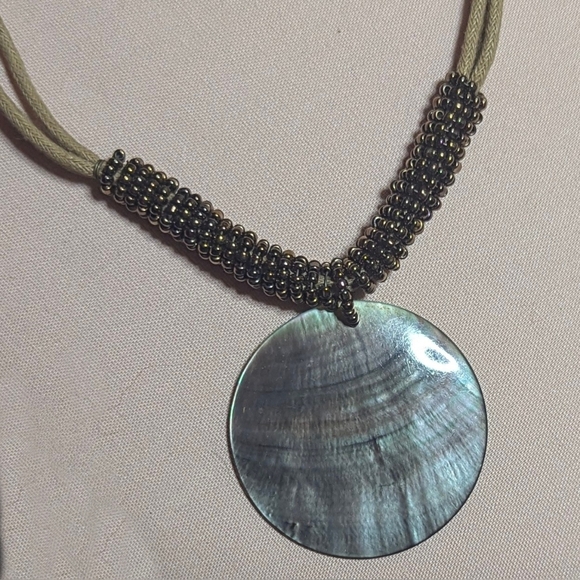 Lia Sophia Necklace "Harvest Moon" Mother of Pearl Pendant Beads - Picture 2 of 4